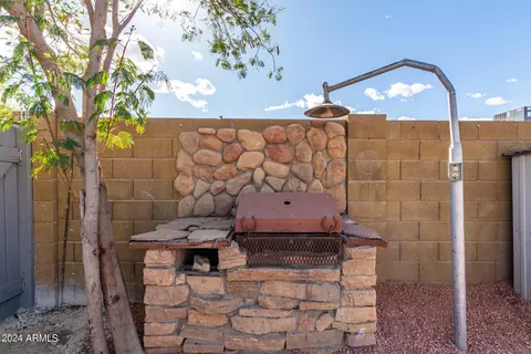 Exterior - 1501 W Vineyard Rd, Phoenix, AZ 85041 photo 16 of 21