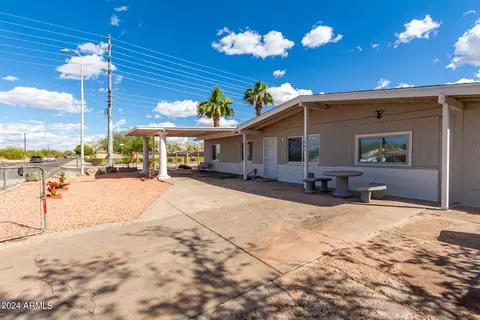 Exterior - 1501 W Vineyard Rd, Phoenix, AZ 85041 photo 9 of 21