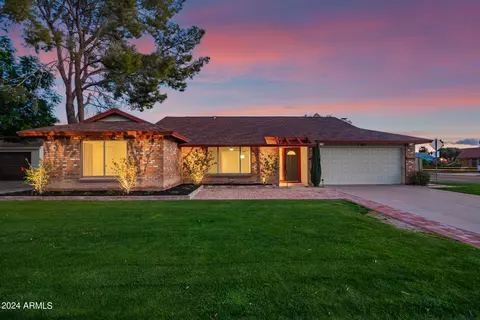 761 W Natal Cir, Mesa, AZ 85210