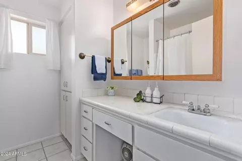 Bath - 6232 Ellis St E, Mesa, AZ 85205 photo 2 of 2