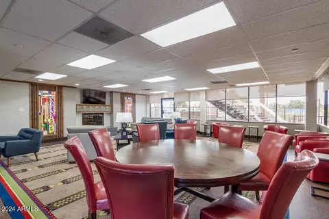 Dining - 1593 E Gleneagle Dr, Chandler, AZ 85249 photo 7 of 7
