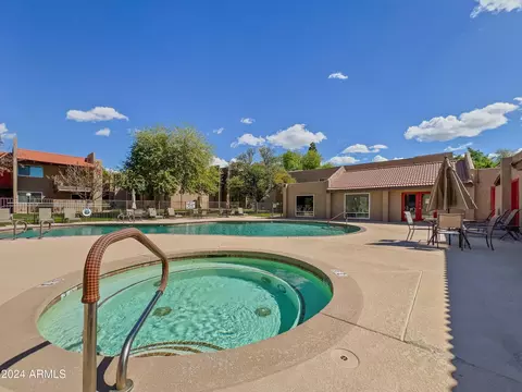 Exterior - 5525 E Thomas Rd #D6, Phoenix, AZ 85018 photo 3 of 14