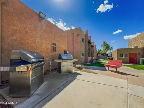 View/Area - 5525 E Thomas Rd #D6, Phoenix, AZ 85018 photo 1 of 1