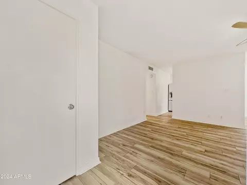 Entry Way - 5525 E Thomas Rd #D6, Phoenix, AZ 85018 photo 2 of 3