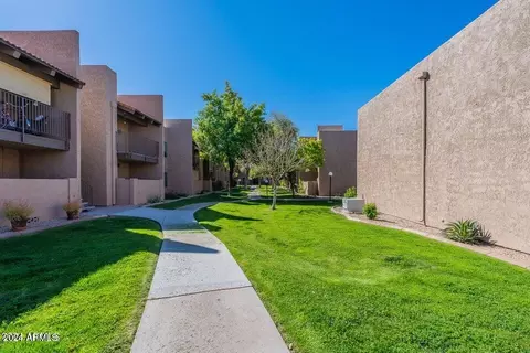 Exterior - 5525 E Thomas Rd #D6, Phoenix, AZ 85018 photo 14 of 14