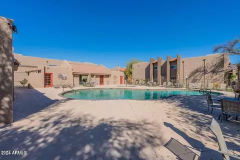 Exterior - 5525 E Thomas Rd #D6, Phoenix, AZ 85018 photo 11 of 14