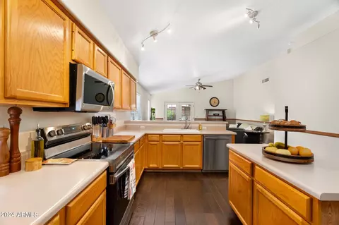 Kitchen - 906 W Chilton Ave, Gilbert, AZ 85233 photo 5 of 6