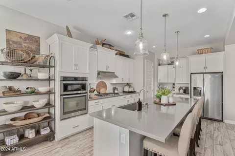 Kitchen - 7222 E Peralta Ave, Mesa, AZ 85212 photo 4 of 5
