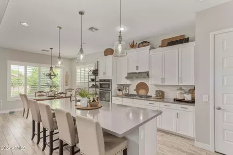 Kitchen - 7222 E Peralta Ave, Mesa, AZ 85212 photo 3 of 5