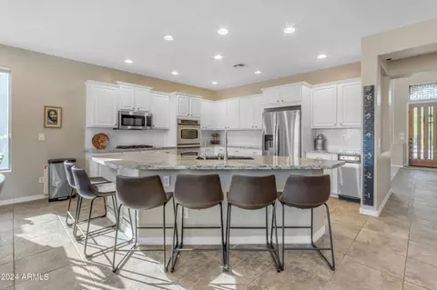 Kitchen - 4053 E Ravenswood Dr, Gilbert, AZ 85298 photo 6 of 6