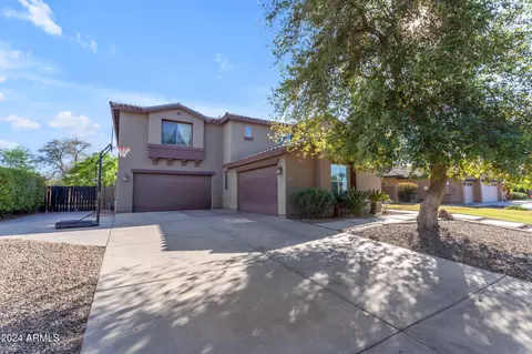Exterior - 4053 E Ravenswood Dr, Gilbert, AZ 85298 photo 3 of 20