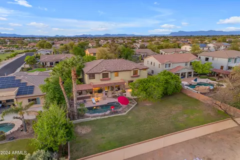 View/Area - 4053 E Ravenswood Dr, Gilbert, AZ 85298 photo 4 of 9