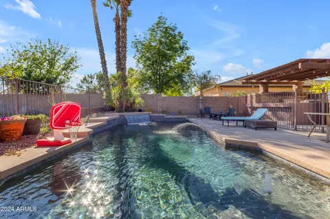 Exterior - 4053 E Ravenswood Dr, Gilbert, AZ 85298 photo 2 of 20