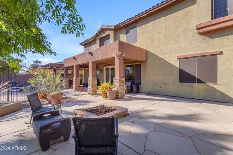 Exterior - 4053 E Ravenswood Dr, Gilbert, AZ 85298 photo 5 of 20