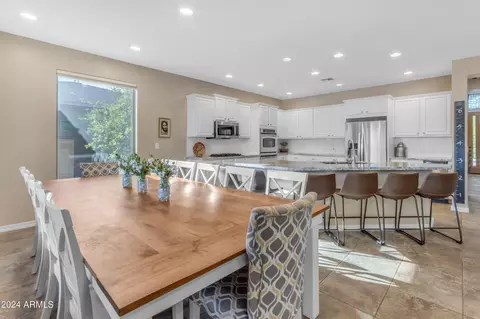 Dining - 4053 E Ravenswood Dr, Gilbert, AZ 85298 photo 2 of 3
