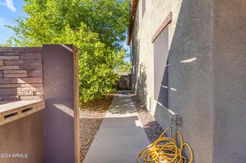 Exterior - 4053 E Ravenswood Dr, Gilbert, AZ 85298 photo 10 of 20