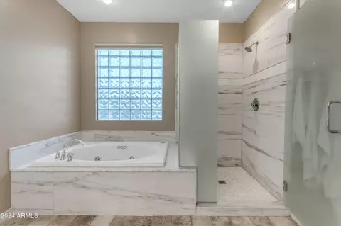 Bath - 4053 E Ravenswood Dr, Gilbert, AZ 85298 photo 4 of 9