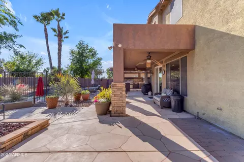 Exterior - 4053 E Ravenswood Dr, Gilbert, AZ 85298 photo 9 of 20
