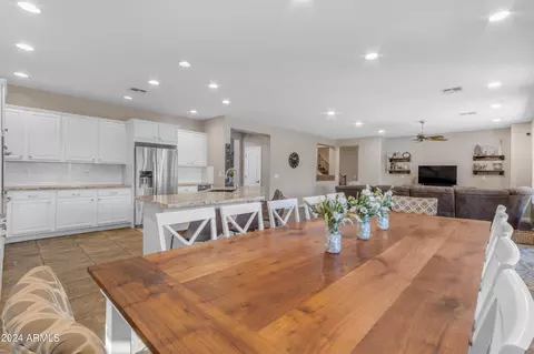 Dining - 4053 E Ravenswood Dr, Gilbert, AZ 85298 photo 3 of 3