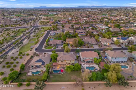 View/Area - 4053 E Ravenswood Dr, Gilbert, AZ 85298 photo 5 of 9