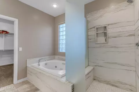 Bath - 4053 E Ravenswood Dr, Gilbert, AZ 85298 photo 6 of 9
