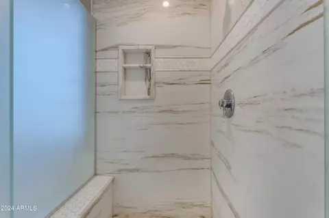 Bath - 4053 E Ravenswood Dr, Gilbert, AZ 85298 photo 5 of 9