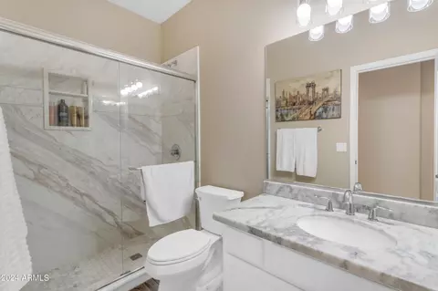 Bath - 4053 E Ravenswood Dr, Gilbert, AZ 85298 photo 8 of 9