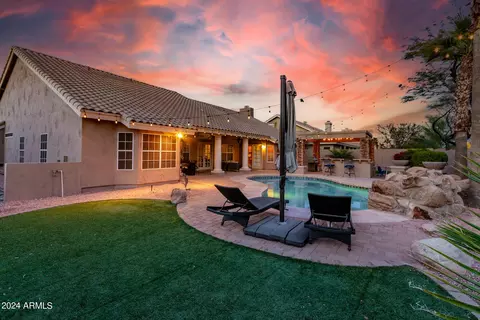 Exterior - 1827 E South Fork Dr, Phoenix, AZ 85048 photo 9 of 14
