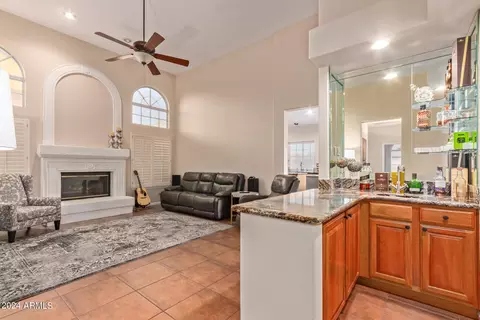 Kitchen - 1827 E South Fork Dr, Phoenix, AZ 85048 photo 1 of 7