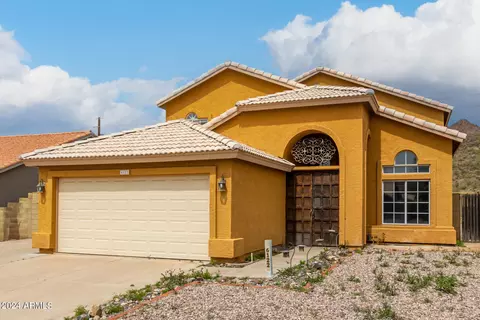 6122 W Fallen Leaf Ln, Glendale, AZ 85310