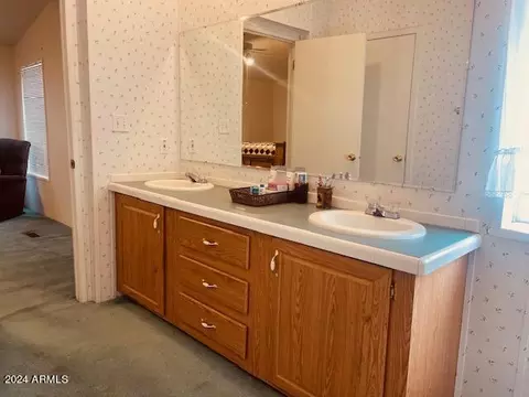Bath - 3661 Timberlake Dr, Overgaard, AZ 85933 photo 2 of 3