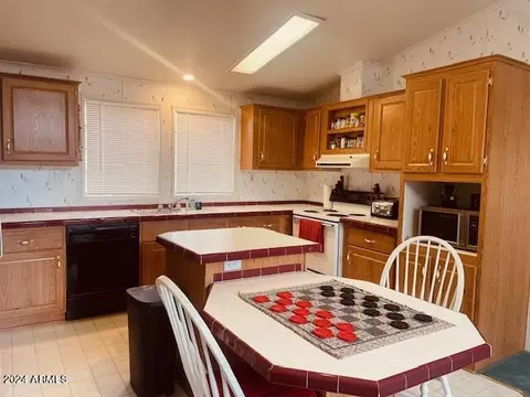 Kitchen - 3661 Timberlake Dr, Overgaard, AZ 85933 photo 1 of 2