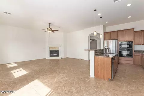 Kitchen - 10815 E Reginald Ave, Mesa, AZ 85212 photo 4 of 6