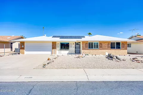 10018 W Gulf Hills Dr, Sun City, AZ 85351