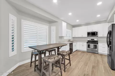 4626 E Chisum Trl, Phoenix, AZ 85050 photo 7
