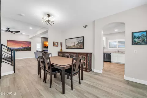 4626 E Chisum Trl, Phoenix, AZ 85050 photo 9