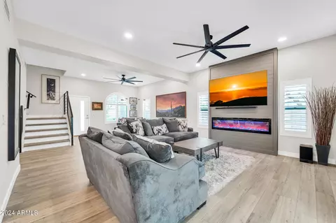 4626 E Chisum Trl, Phoenix, AZ 85050 photo 4