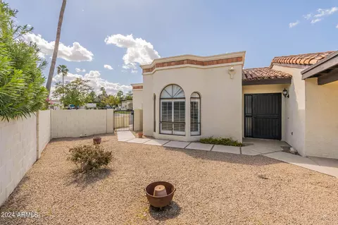 Exterior - 4606 E Monte Way, Phoenix, AZ 85044 photo 15 of 17