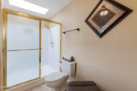 Bath - 4606 E Monte Way, Phoenix, AZ 85044 photo 2 of 4