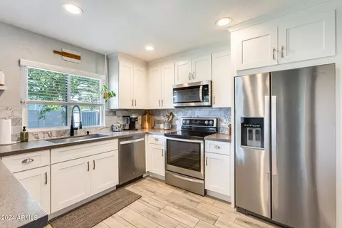Kitchen - 3453 E Libby St, Phoenix, AZ 85032 photo 5 of 8