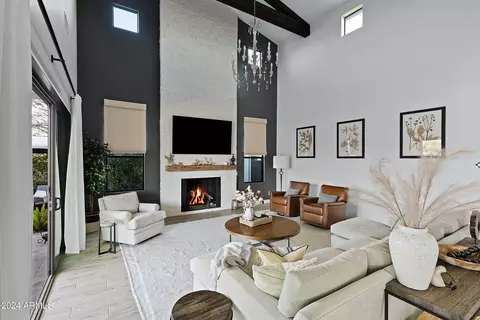 Living - 2668 E Kingbird Ct, Gilbert, AZ 85297 photo 2 of 7