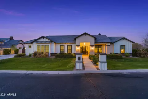2668 E Kingbird Ct, Gilbert, AZ 85297