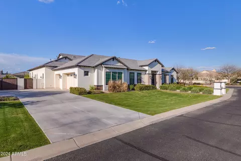 Exterior - 2668 E Kingbird Ct, Gilbert, AZ 85297 photo 9 of 25