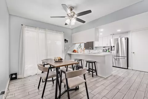 10333 W Calle Del Oro --, Phoenix, AZ 85037