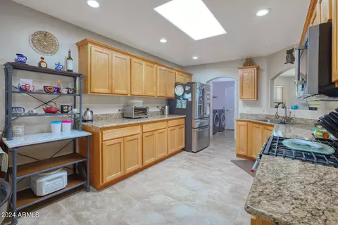 Kitchen - 5036 E Hillcrest Dr, Hereford, AZ 85615 photo 2 of 3