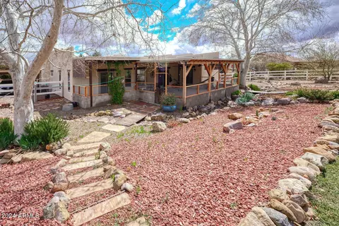 Exterior - 5036 E Hillcrest Dr, Hereford, AZ 85615 photo 4 of 9