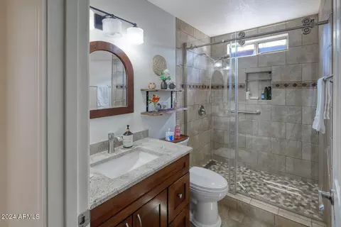 Bath - 5036 E Hillcrest Dr, Hereford, AZ 85615 photo 2 of 2