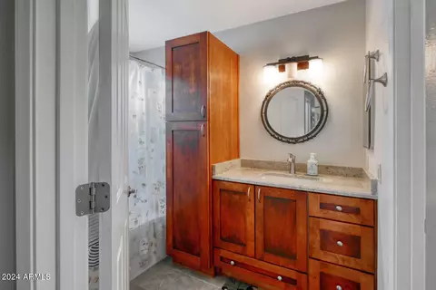 Bath - 5036 E Hillcrest Dr, Hereford, AZ 85615 photo 1 of 2