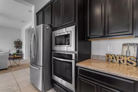 Kitchen - 10452 E Lincoln Ave, Mesa, AZ 85212 photo 3 of 4