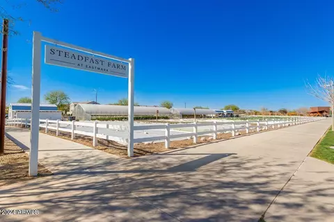 View/Area - 10452 E Lincoln Ave, Mesa, AZ 85212 photo 5 of 8